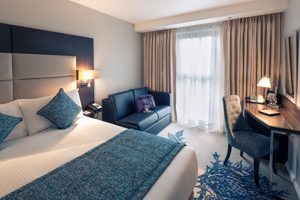 Mercure Edinburgh Quay 8211 9448