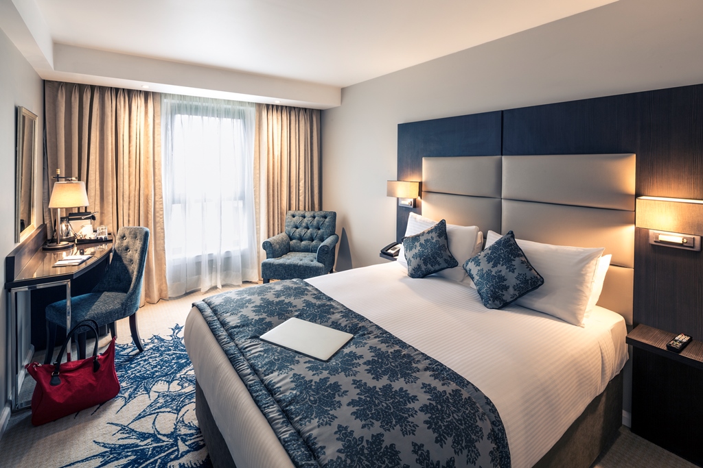 Mercure Edinburgh Quay 8211 9448