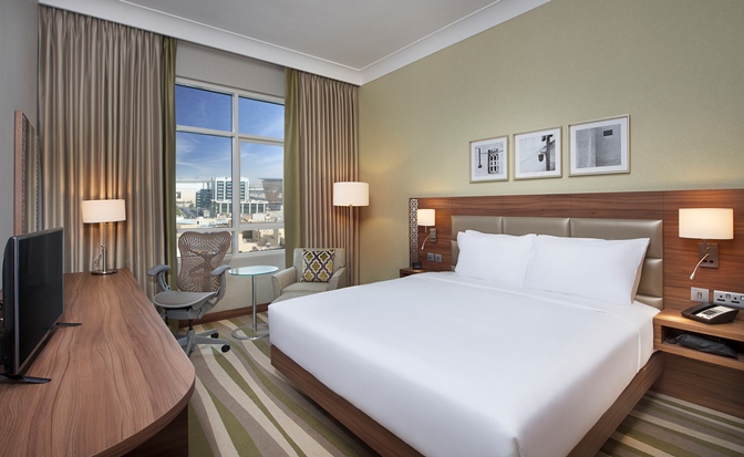 6 HGIDubaiAlMuraqabat KingGuestRoom 2 HR Compressed