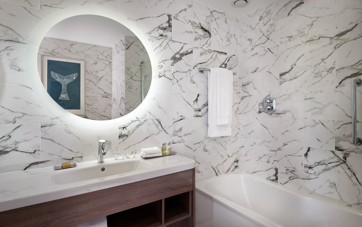 Doubletree Hull 7