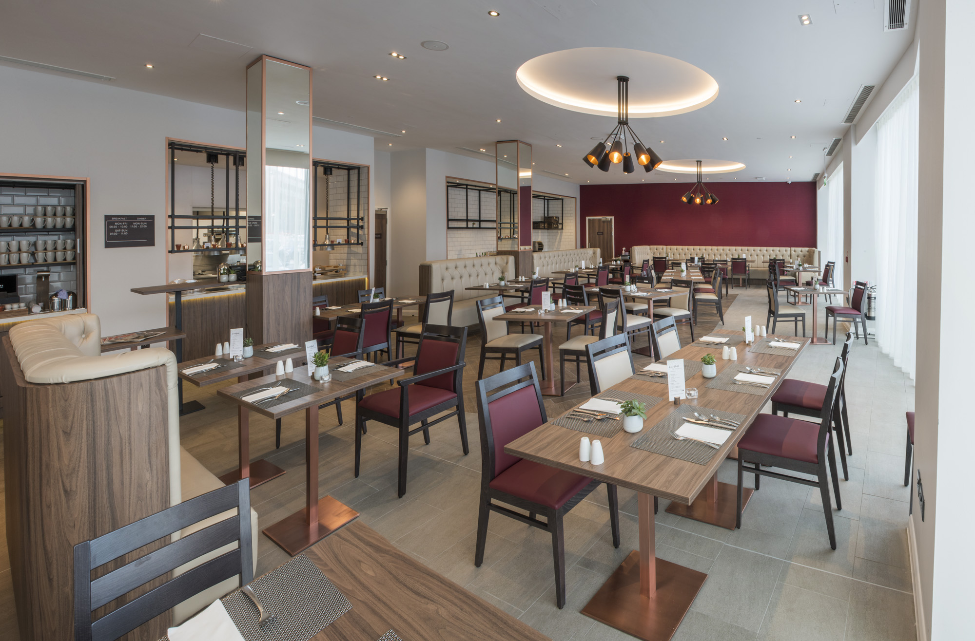 HGI Manchester Restaurant Wide Daytime S