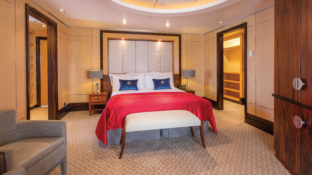 QM2 Queens Grill Balmoral Suite Q1 Upper Level
