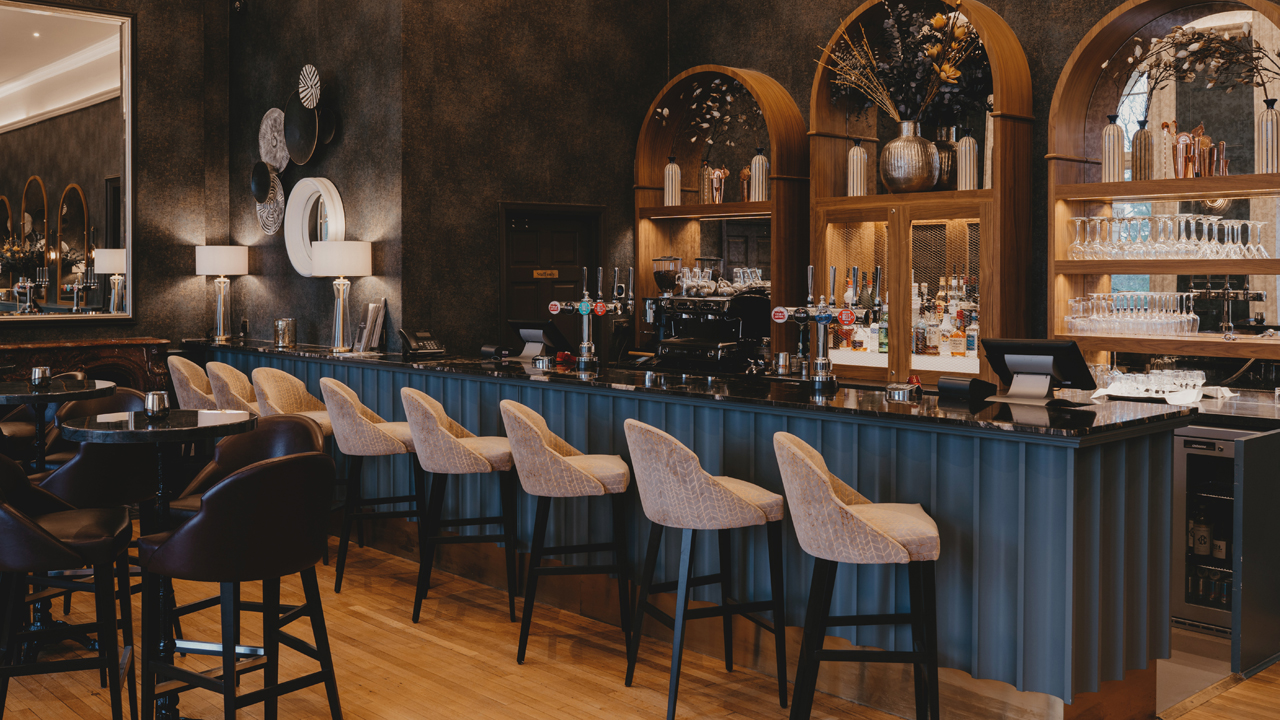 Bar