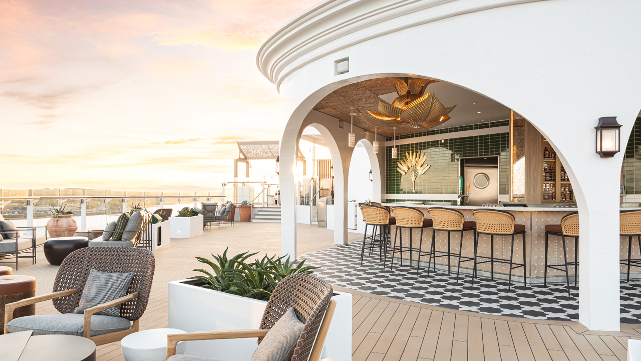 Celebrity Beyond SUNSET Bar