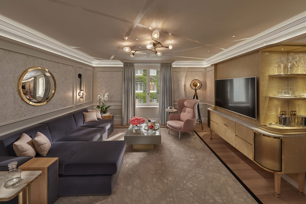 London 2017 Suite Superior Living Room