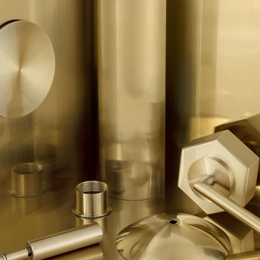 BRUSHED BRASS (BRB)
