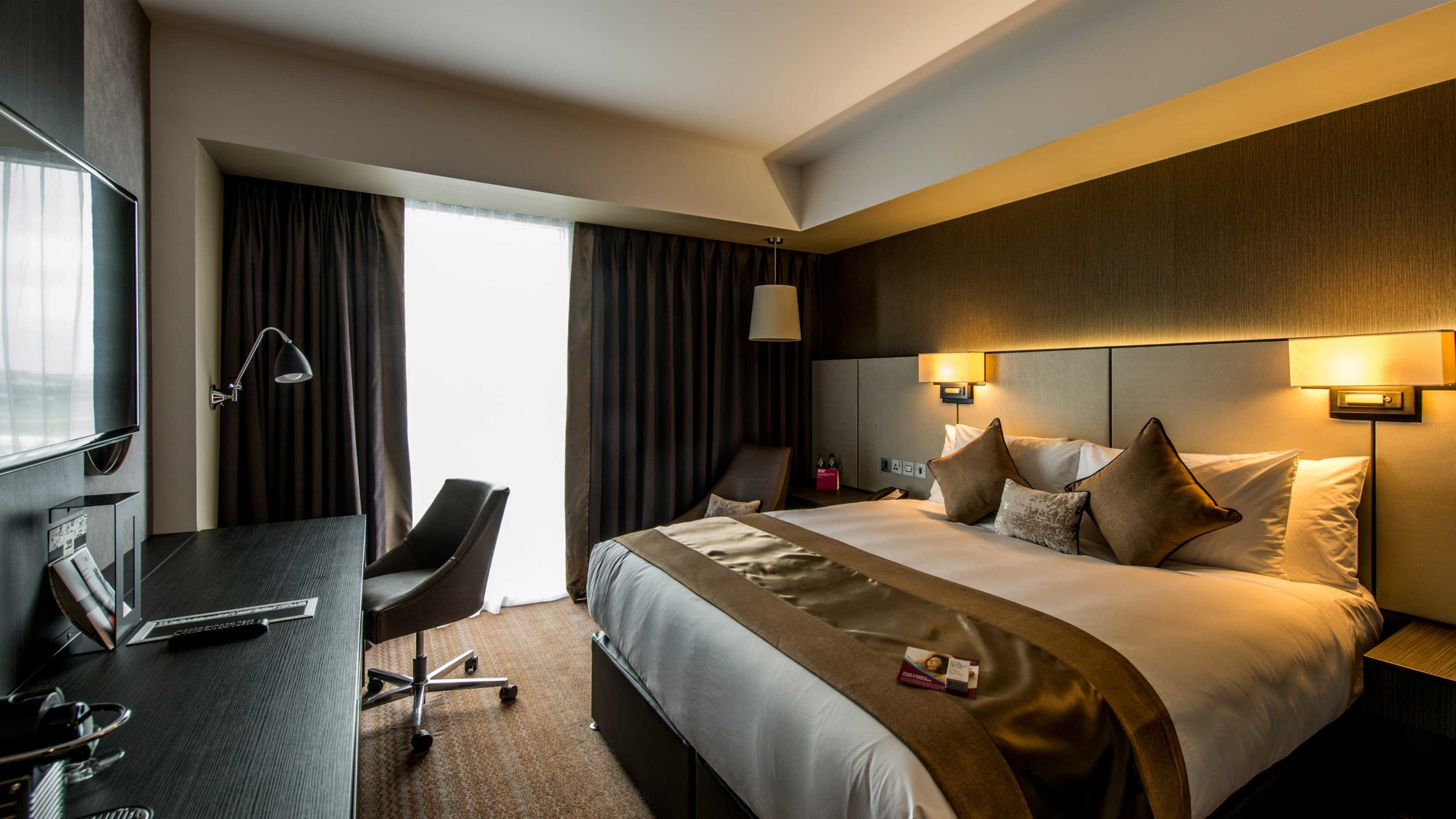 Crowne Plaza Aberdeen Airport Club Room View 2 Copy Scaled 1