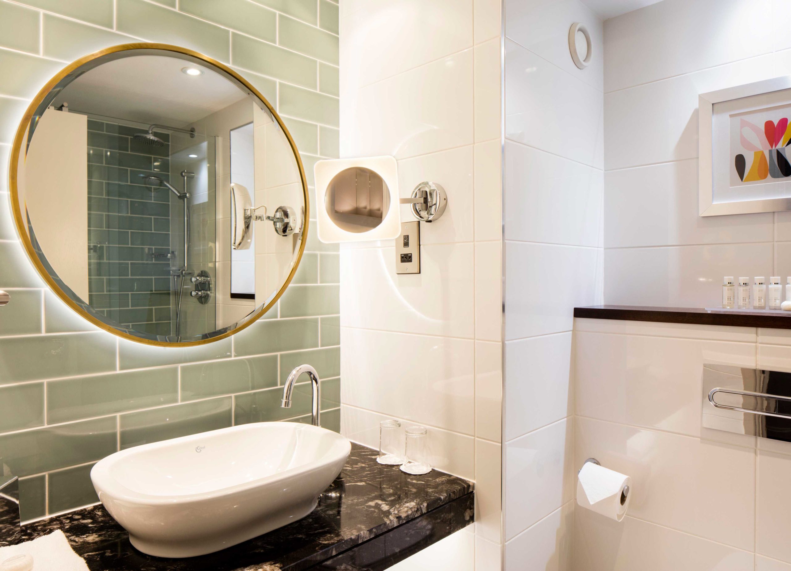 Crowne Plaza Shawsbridge Belfast Bathroom Scaled 1