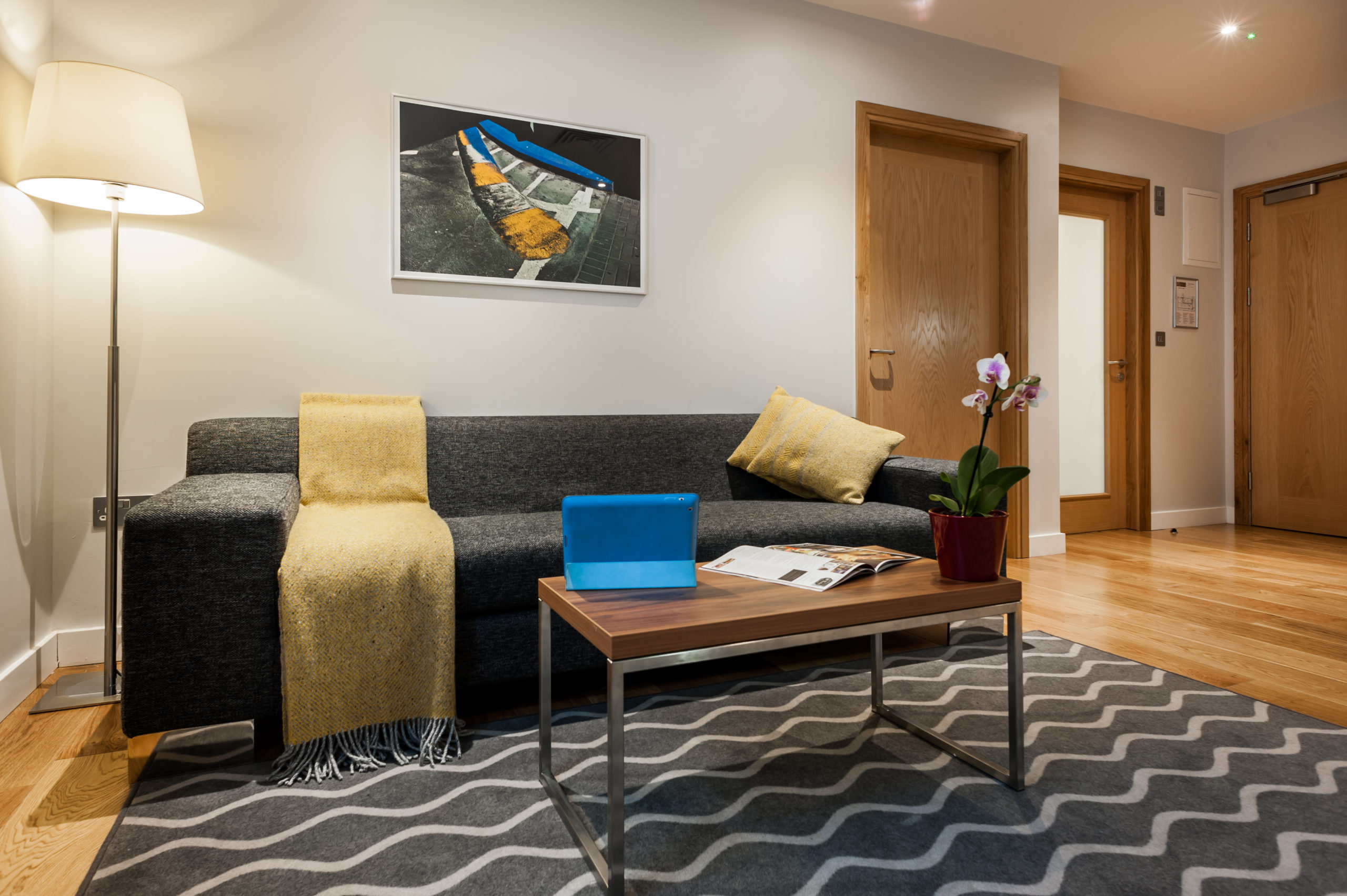 PREMIER SUITES PLUS Dublin Leeson Street One Bedroom Suite Living Area Scaled 1