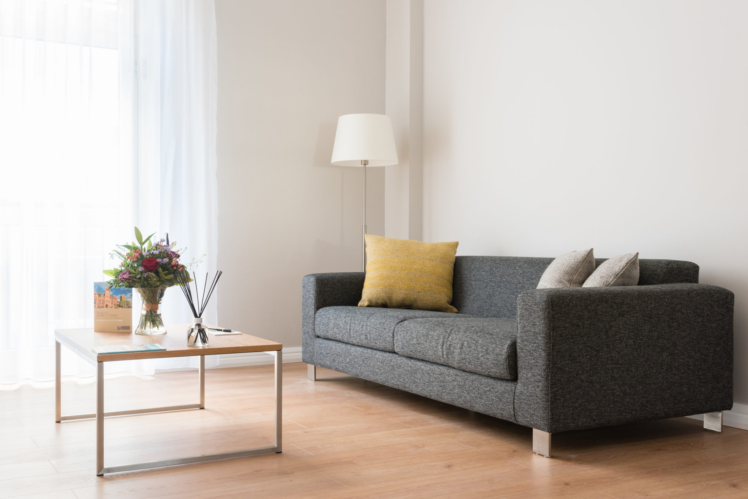 PREMIER SUITES Reading One Bedroom Lounge Couch Scaled 1