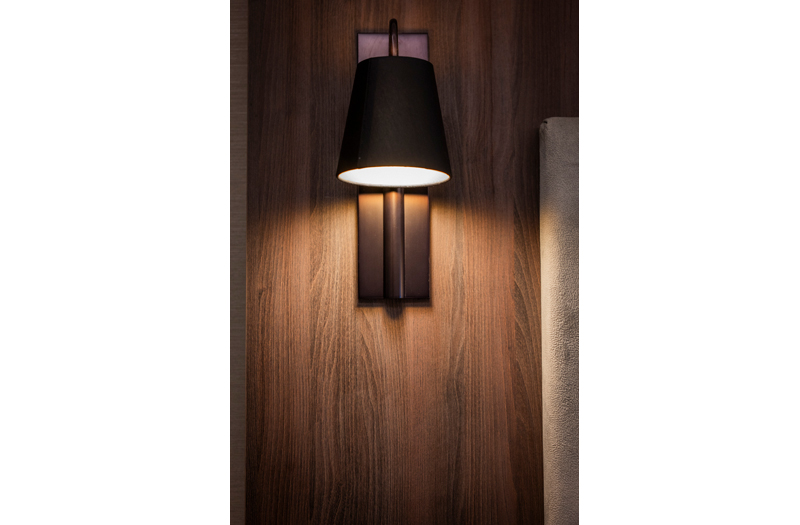 Tynecastle ParkjpgSHAFTESBURY WALL LIGHT