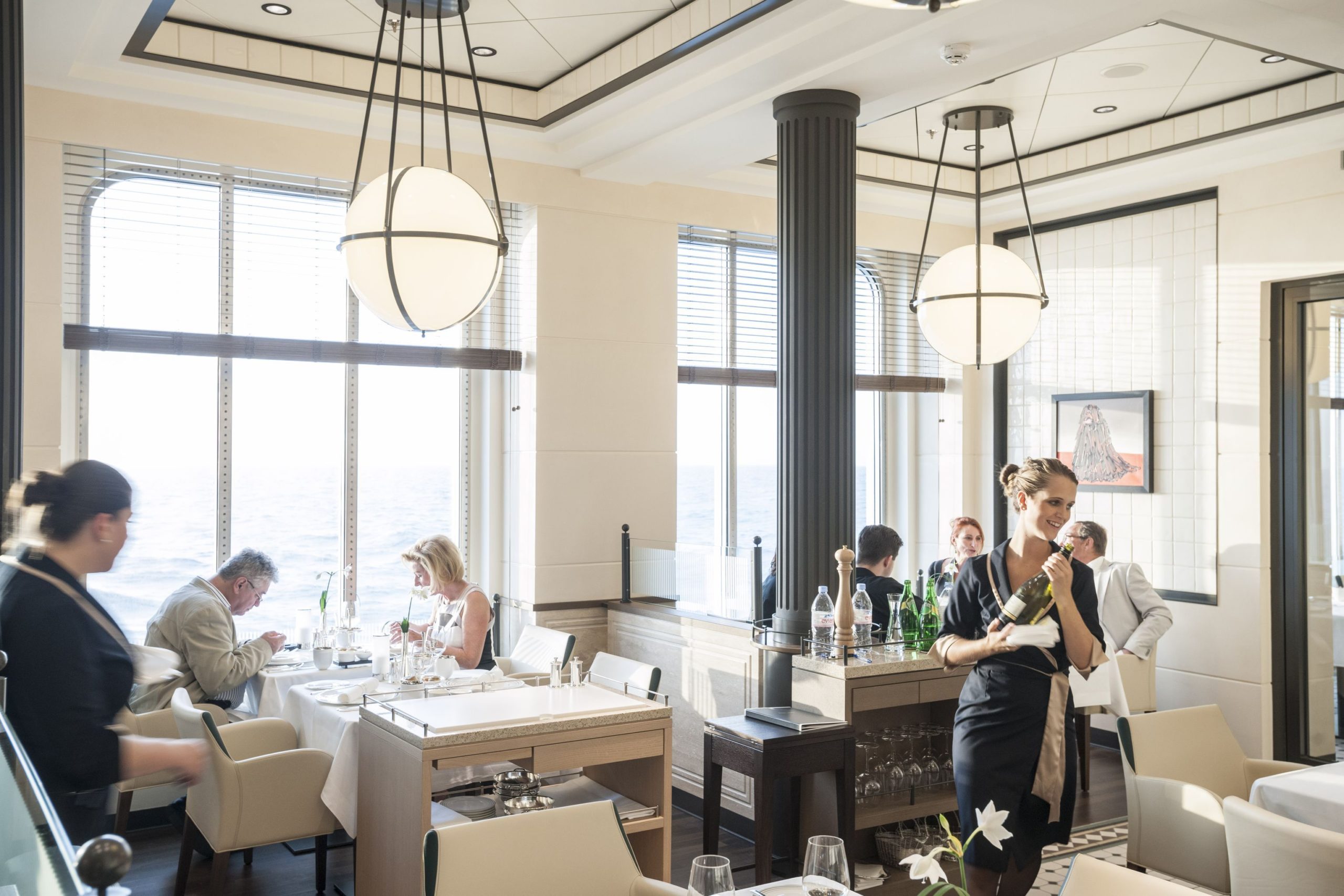 MS Europa 2 Restaurant Tarragon